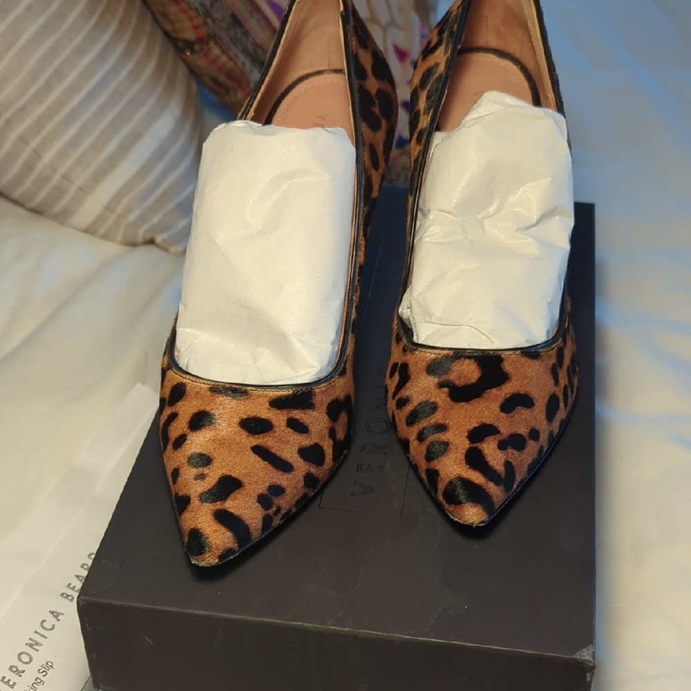 Almost new! Veronica beard leopard print pumps size 7